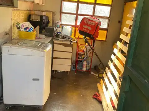Casa 4 ambientes con 1 baño