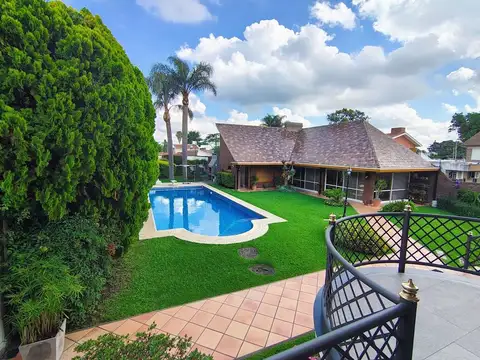 Casa en Venta con 4 cocheras