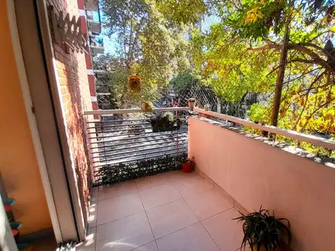 Venta Semipiso 2 Amb al Frente Balcón en Caballito