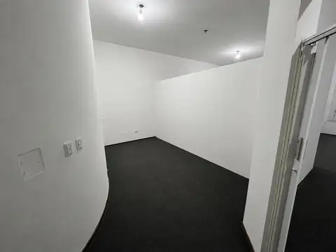 Oficina 4 ambientes con 2 baños