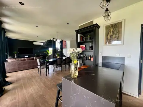 Casa en Alquiler Temporal con 2 cocheras