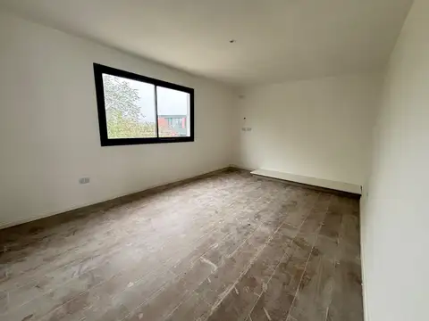 Casa en Venta con 4 cocheras