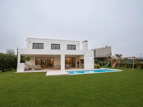 Casa en venta a la laguna El Cantón barrio Norte, Escobar