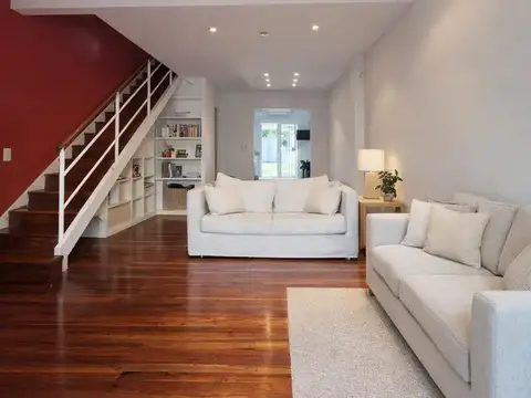 Venta Excelente Dúplex 5 Amb, Jardín/Pileta/2 Cocheras