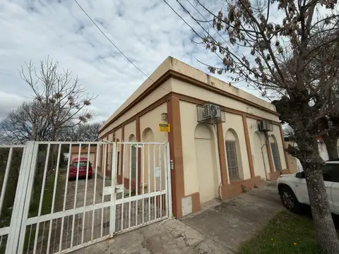 Casona con terreno amplio  3 dormitorios