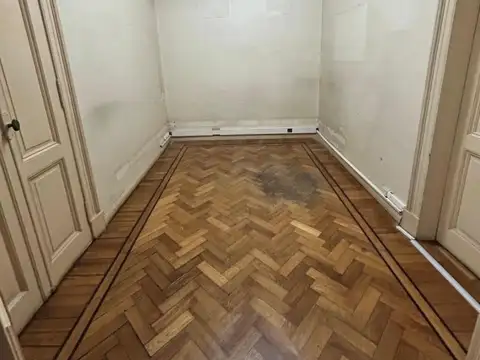 Oficina en Alquiler 80 años