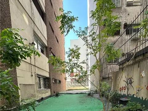   4/5 AMB,    436 M2 DE SUP TOTAL   MÁS COCHERA FIJA .!!!!!  273 M2 DE PATIOS..  133 M2 CUB. DE LA UNIDAD, MÁS 30 M2 CUB. DEL  QUINCHO CON PARRILLA, 