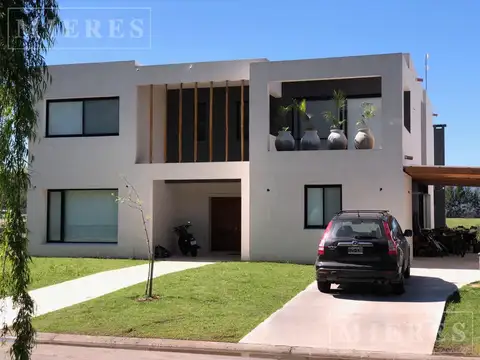 Casa en Venta  al RÍO en el Barrio San Juan, Villanueva