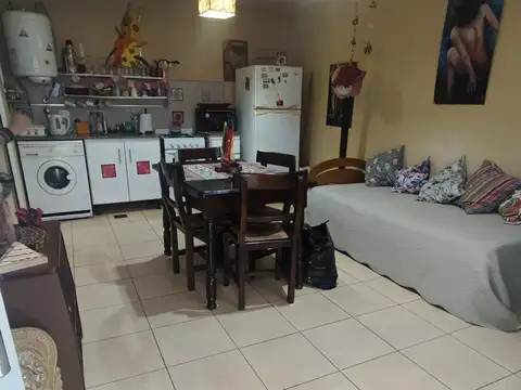 Curupayti 1300, Piso 1