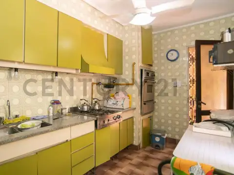 CASA EN VENTA EN LA PLATA. 3 DORMITORIOS - RETASADA