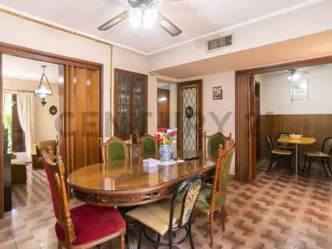 CASA EN VENTA EN LA PLATA. 3 DORMITORIOS - RETASADA