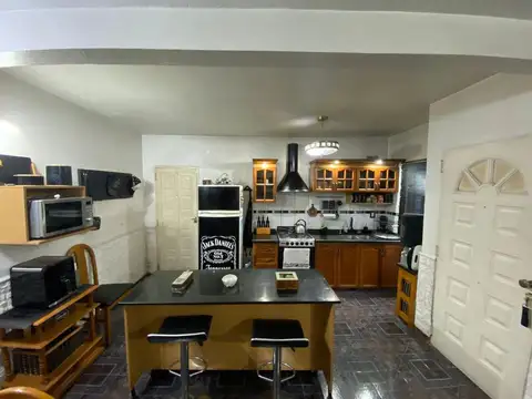 CASA EN VENTA LONGCHAMPS 4 AMBIENTES