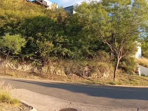 VENTA TERRENO EN COUNTRY LA CUESTA- LA CALERA CORDOBA