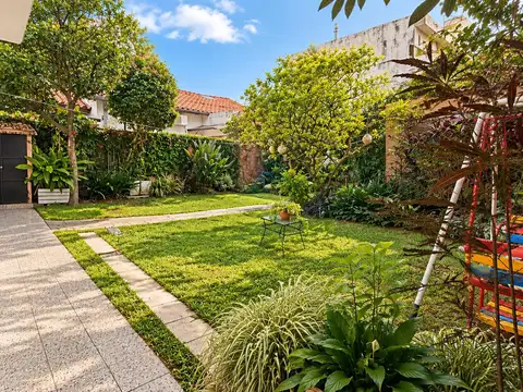 Gran Casa 6 Amb. con Jardín, Parrilla y Cochera | Apto Crédito | Villa Maipú (A Mts de CABA)