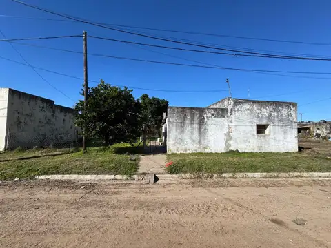 Vendo Casa a reciclar en Caseros, Entre Ríos
