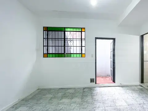Depto Tipo Casa en Alquiler 40 años