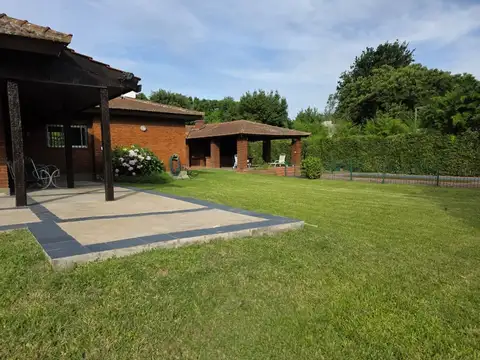 Casa 7 ambientes con 4 baños