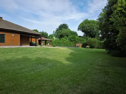 Casa en Venta con 3 cocheras