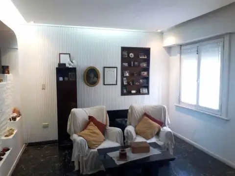 Mercedes 1900 - PH 4 ambientes al frente en 2 plantas con garaje - Monte Castro