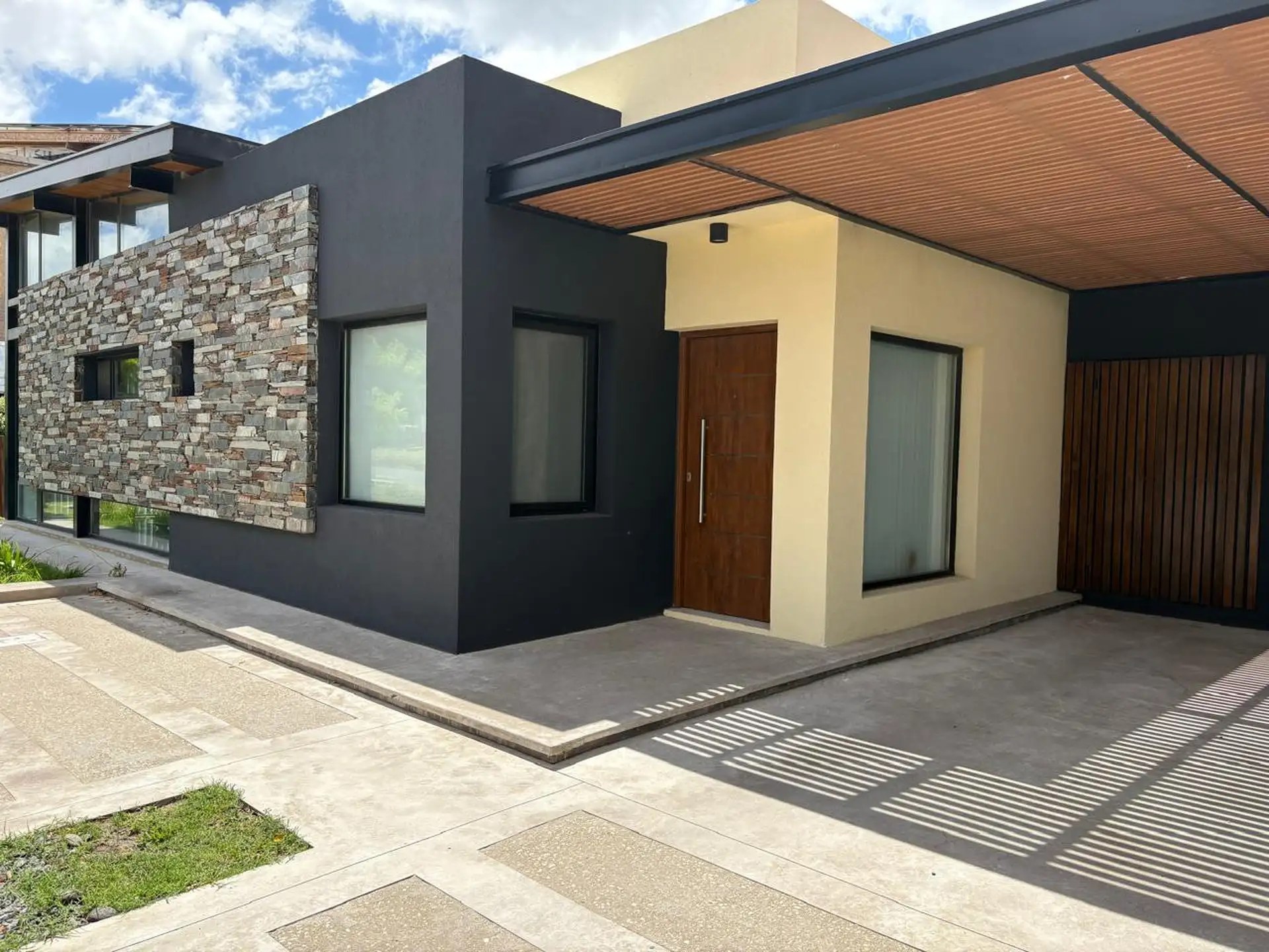 Venta casa minimalista Barrio privado Rumenco Joven
