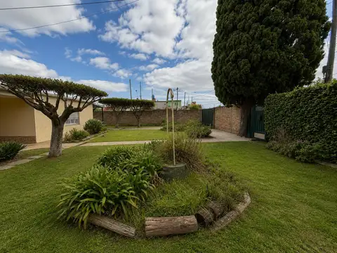 Casa en Venta en Isidro Casanova, USD 349.900