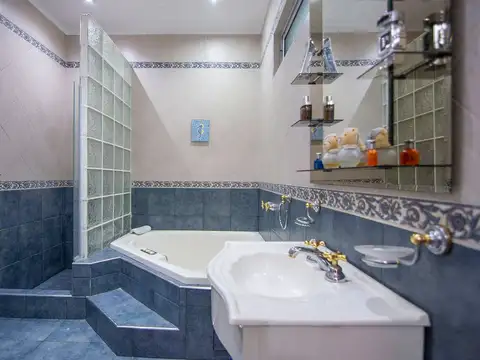 Depto Tipo Casa en Venta 56 años