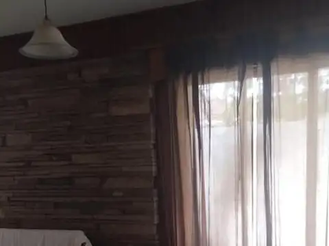 Casa en Alquiler con 1 cochera
