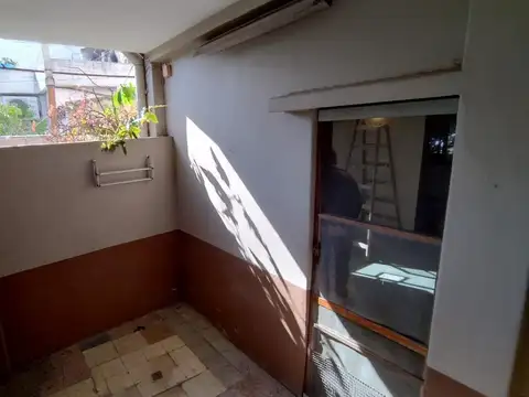 Depto Tipo Casa en Alquiler en Caseros, $ 600.000