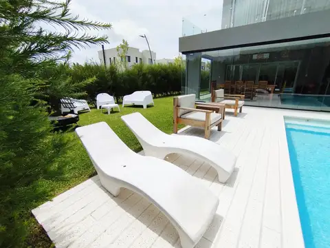 Casa 6 ambientes con 3 baños