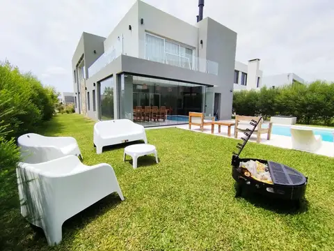 Venta Casa Barrio Cerrado Carpinchos Nordelta 4 Dormitorios Piscina Gimnasio Lote Esquina