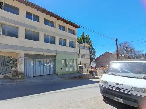 Cochera céntrica en Bariloche calle Salta