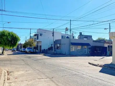 Local en excelente esquina