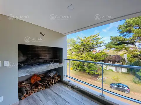 Apartamento en Venta Tres Suites y Dependencia Playa Brava