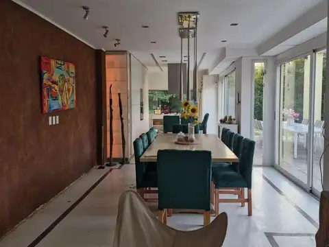 Casa en Venta en Barrio Parque Leloir, USD 900.000