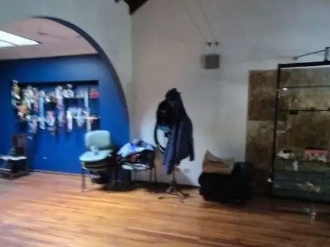 Casa en Venta con 3 cocheras