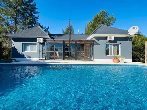 HERMOSA CASA DE CAMPO CON PILETA Y SALIDA AL LAGO