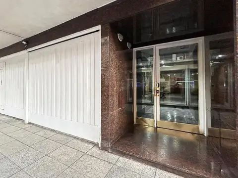 R. Falcon 2100 Departamento de 3 ambientes con dependencia 89m2 en Flores VENTA