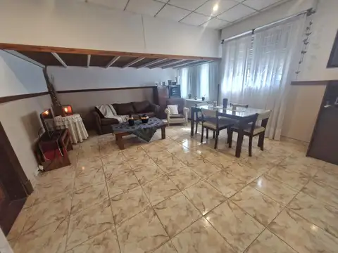 Depto Tipo Casa en Venta 50 años