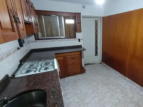 Venta de Casa Multifamiliar - Villa Luzuriaga