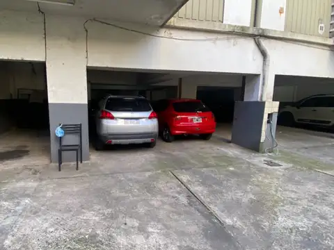 Venta de 11 Cocheras + 2 de Moto en 1 UF