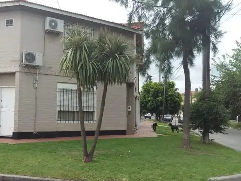 DUPLEX EN ESQUINA 3 AMB CON COCHERA