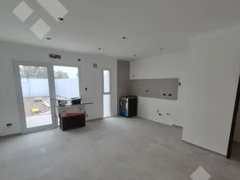 Depto Tipo Casa en Venta en Centenario, USD 165.000