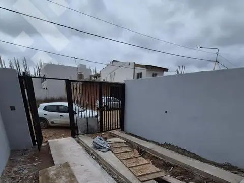En Venta | PH En Pozo | 2 Dormitorios | Barrio Perticone | Centenario