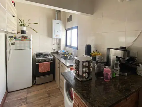 VENTA. DEPARTAMENTO 2 AMBIENTES HIPOLITO YRIGOYEN AL 3500. MAR DEL PLATA