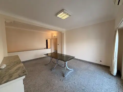 Franco 3400, Piso 1