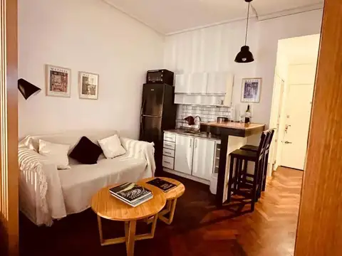 Vicente López e/ Rodríguez Peña y Avenida Callao