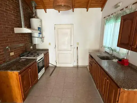 Casa en Alquiler con 1 cochera