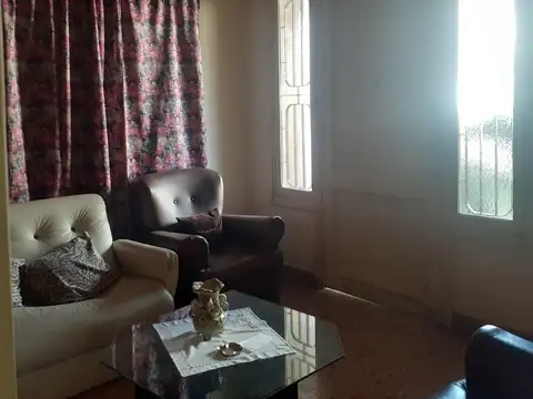 Casa en Alquiler en Ramos Mejia, $ 880.000