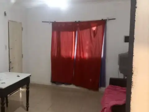 Casa 2 ambientes con 1 baño