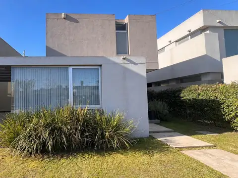 Casa en Venta en City Bell, USD 315.000